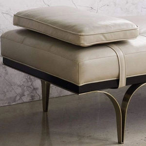 Banco Tapizado en Cuero de Alta Calidad, Cómodo, Estilo Italiano Minimalista, Reposapiés para Cama - Product Image 3