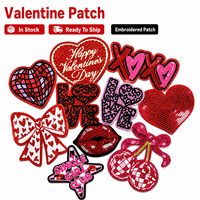 Prêts à expédier : Patchs Saint-Valentin, Badges à sequins Cœur Rouge, Appliques thermocollantes Disco Cerise Nœud pour Chapeaux - Vente en gros en stock