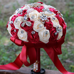Ramo de Rosas Artificiales de Primera Calidad con Pedrería y Cinta, Color Rojo Champán, para Novia, Boda, Quinceañera, Hecho a Mano - Product Image 3