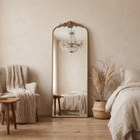 Miroir vintage pleine longueur : 23,5 x 56 pouces, en laiton doré, long et arqué