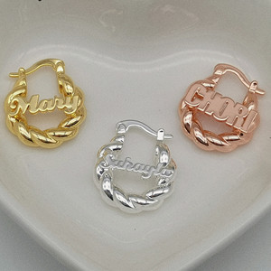 Aretes Duoying <span class=keywords><strong>Mini</strong></span> de 18 mm con Nombre Personalizado para Niñas, Aretes Pequeños en Forma de Espiral con Letra Personalizada para Niños - Product Image 3