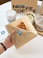 Sac en papier kraft avec poignée recyclée écologique, logo personnalisé, boîte alimentaire de luxe personnalisée, emballage à emporter et cadeau/artisanat pour boutique de desserts