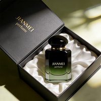 Collection de flacons de parfum, sélection de luxe, flacon de parfum de luxe avec boîte, flacon de parfum de haute qualité avec boîte, vente au détail