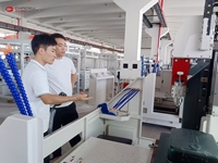 Machine de découpe CNC robotisée à poste unique pour valises intelligentes, prix usine