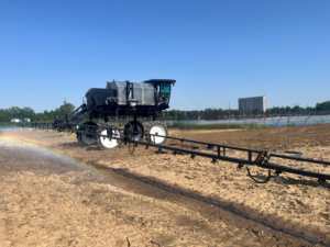 Pulverizador Autopropulsado de Gran Capacidad 4000L con Bomba de Diafragma de Alta Presión, Pulverizador para Caña de Azúcar y Maíz con Brazo de 25m - Product Image 2