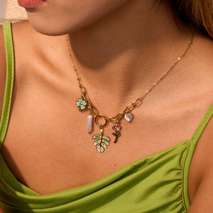 カラフルなドーパミンエナメルネックレス 18金メッキステンレススチール クローバー ローズ パール リーフチャーム ハワイ ハート フラワーネックレス - Product Image 1