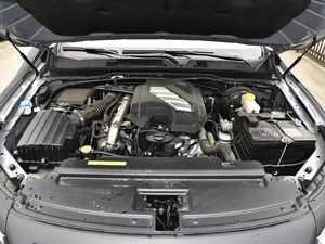 Dongfeng para la Nueva Camioneta Rich7 Diésel 2.0-2.5L Turbo de 4 Cilindros con Tracción en las Cuatro Ruedas, Asientos Eléctricos, Luces LED, Volante a la Izquierda - Product Image 4