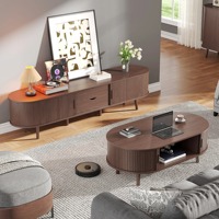 Meuble de rangement en MDF rainuré en noyer, style Mid-Century, finition non peinte, avec prise électrique, système de gestion des câbles et compartiments dissimulés