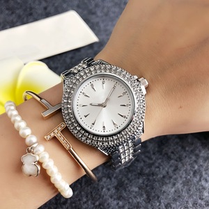 Fournisseur de montres avec logo personnalisé, <span class=keywords><strong>montre</strong></span> à quartz pour le commerce extérieur, <span class=keywords><strong>montre</strong></span> pour <span class=keywords><strong>femme</strong></span>, <span class=keywords><strong>montre</strong></span> tendance en alliage avec diamants - Product Image 4