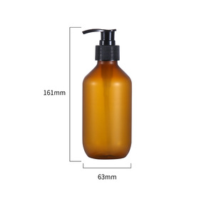 Botella de plástico esmerilado estilo Boston color ámbar de 300 ml con dispensador de bomba para envasado de productos químicos de uso diario - Product Image 5