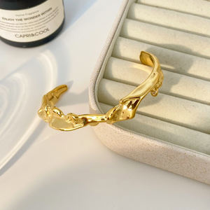 <span class=keywords><strong>Bracelet</strong></span> ouvert en acier inoxydable plaqué or 18 carats 3D coulant <span class=keywords><strong>de</strong></span> <span class=keywords><strong>lave</strong></span> <span class=keywords><strong>volcan</strong></span> haut <span class=keywords><strong>de</strong></span> gamme abstrait bijoux <span class=keywords><strong>de</strong></span> mode 2025 - Product Image 4