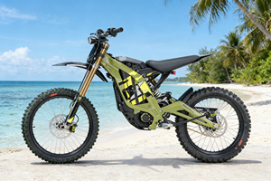 Surron Light Bee X 2026 : 8 kW de puissance brute, vitesse maximale de 74 km/h et 80 km d'autonomie pour des balades tout-terrain inoubliables – Le rêve des motards américains. - Product Image 3