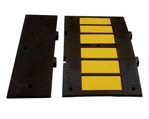अत्यधिक लोकप्रिय पोर्टेबल रबर स्पीड बैम्प्स रोड मम्प और सड़क सुरक्षा के लिए स्पीड बंप - Product Image 1