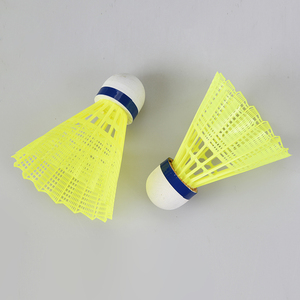 Vente chaude compétition professionnelle entraînement Durable <span class=keywords><strong>badminton</strong></span> balle loisirs extérieur plastique nylon jaune <span class=keywords><strong>badminton</strong></span> 6 pièces pack - Product Image 2