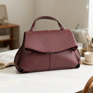 Sac à main sophistiqué pour femme, design chaise/bandoulière, haut de gamme, fermeture à rabat, vente en gros transfrontalière - Product Image 1