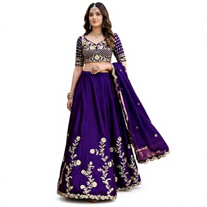 Lehenga Choli violet avec broderie dorée, tenue traditionnelle longue pour femmes, style mariage Inde Pakistan - Product Image 1