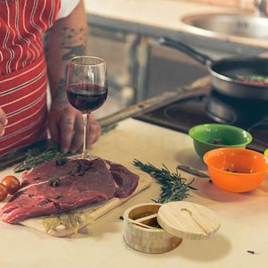 Bambú Sal y Pimienta Caja Dividida Salero Con Tapa Giratoria y Cuchara Mini Cuchara Integrada En La Parte Superior - Product Image 5