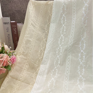 Tessuto in Pizzo di Puro Cotone Color Albicocca, 100% Cotone, Ricamo Traforato per Abiti da Donna - Product Image 4