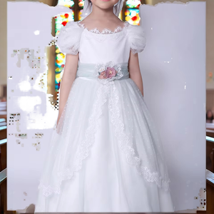 Elegante Vestido de Primera Comunión Blanco de Encaje con Cuello Redondo, Corte en A, Mangas Abullonadas Transparentes y Cinturón Floral Verde Azulado para Niñas - Product Image 2