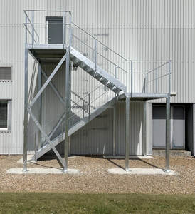 Наружная оцинкованная металлическая лестница, ступеньки, стальная решетка, лестница из стальной пластины, лестница для модульных зданий, лестница - Product Image 1