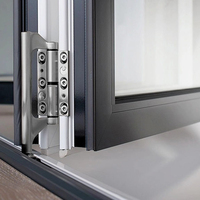 Fenêtre pliante en aluminium à double vitrage à rupture de pont thermique, ouverture verticale, avec fonction coupe-vent, design moderne pour usage extérieur en hôtel