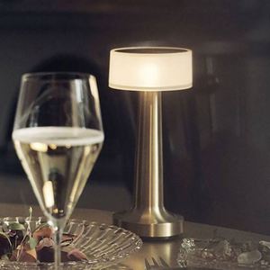 Lámpara de Mesa LED Recargable USB con Atenuación Táctil Inalámbrica de Metal Retro para KTV, Bar, Restaurante - Product Image 1