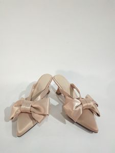Vente en gros Mode personnalisée Sandales à bout pointu en satin avec nœud à la <span class=keywords><strong>cheville</strong></span> - Product Image 3