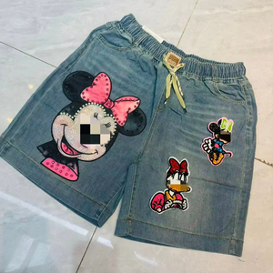 Short en jean pour femme avec strass de haute qualité, motif dessin animé OC147 - Product Image 1