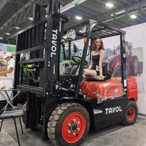 Montacargas TAVOL de 80 CV con Horquillas de 3 y 4 Toneladas, 1220 mm y 1520 mm - Product Image 2