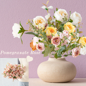 Bouquet di Fiori Artificiali in Seta con Perle di Melograno e Rose, Decorazione Natalizia Impermeabile e Durevole ad Alta Simulazione - Product Image 1