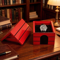 Boîte à montre en bois en forme de maison, peinture rouge brillante, insert en mousse EVA, logo personnalisé, boîte d'emballage pour montre, vente en gros, coffret cadeau de luxe pour montre