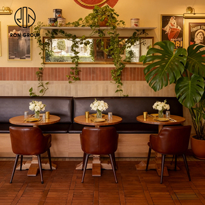 Ensemble de meubles vintage en bois et cuir, comprenant une banquette demi-cercle, une table et des chaises, pour salon de thé, restaurant, usage commercial - Product Image 3