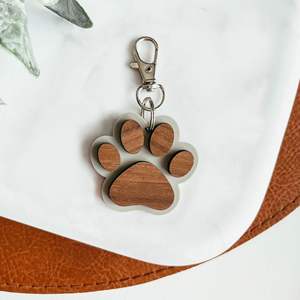 Nouveaux produits 2025 : Porte-clés créatifs et mignons en bois en forme de patte d'animal pour accessoires et petits cadeaux personnalisés - Product Image 6