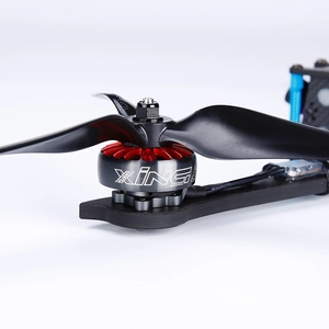Motor Cinelifter iFlight XING X2806.5 1300KV 2-6S con Eje de Titanio de 4mm para Piezas de Marco de 7-8 Pulgadas - Product Image 6