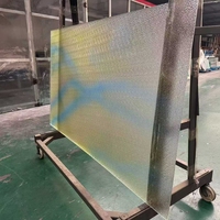 Verre décoratif ciselé et strié en céramique, motif coloré
