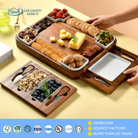 Vente en gros de nouveaux modèles de planches à fromage rectangulaires en bois d'acacia et de sets de couteaux pour les rassemblements entre amis
