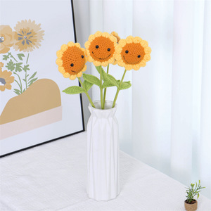 Nueva Idea de Regalo Creativa y Adorable: Flores de Lana Tejidas a Mano, Girasol de Ganchillo Personalizado con Sonrisa - Product Image 2