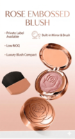 Rubor de Alta Pigmentación con Logotipo Personalizado ODM, Rubor Compacto en Espejo Color Oro Rosa, con Patrón Floral 3D en Relieve, Rubores en Polvo al por Mayor