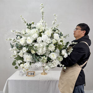 Boule de fleurs artificielles en soie réaliste pour centre de table de mariage, toile de fond pour fêtes en extérieur et événements de rentrée scolaire - Product Image 3