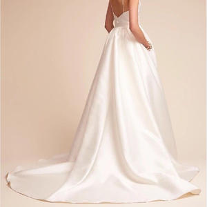 Abiti da Sposa Semplici ed Eleganti in Raso con Scollo a V, Spalline e Cerniera sulla Schiena, Modello ad A Ampio per la Sposa - Product Image 4