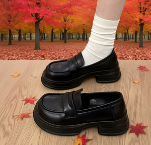 รองเท้าโลฟเฟอร์หัวมนพื้นหนา - Product Image 1