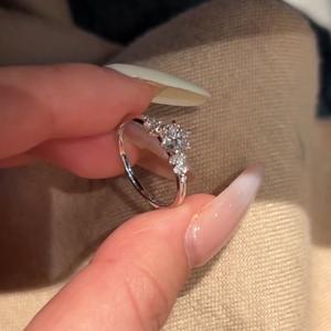 Anillo de Diamante de Moissanita con Diseño de Copo de Nieve de Plata de Ley S925, con Circonita Exquisita de Alta Gama, Anillo Brillante con Sensación de Lujo - Product Image 3