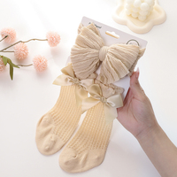 Ensemble 2 pièces personnalisé avec logo pour bébé fille : Bandeau et chaussettes hautes en maille gaufrée avec grand nœud – Accessoires pour bébé – Cadeau OEM