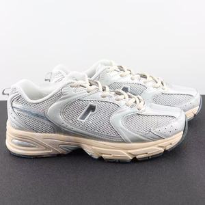 รองเท้าดีไซน์เนอร์คุณภาพสูงทุกฤดูกาล สำหรับกิจกรรมกลางแจ้ง ป้องกันเชื้อรา บรรจุภัณฑ์แบบยกแพ็ค รองเท้าทรง Dad Shoes - Product Image 1