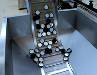Machine automatique de bouchage à vis et de scellage par induction de feuilles d'aluminium pour bouteilles/bocaux en verre/plastique à 4 roues, idéale pour les petites entreprises