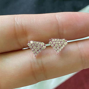 Pendientes de tuerca piramidales de moda, chapados en oro blanco, con circonita redonda de corte brillante y engaste de garra, joyería de moda para fiesta para mujer - Product Image 5