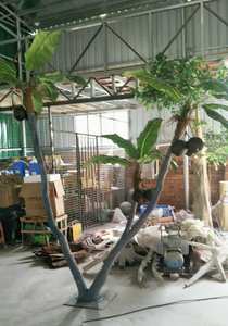 Palmera Artificial Decorativa para Exteriores, Personalizable, con Tronco Curvado, Tipo Coco Real con Hojas de Plátano - Product Image 3