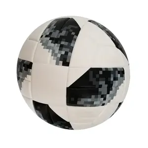 फुटबॉल आकार 5 सीमा शुल्क सहज चमड़े फुटबॉल दुनिया भर में लोकप्रिय गेंद टुकड़े टुकड़े में टिकाऊ फुटबॉल