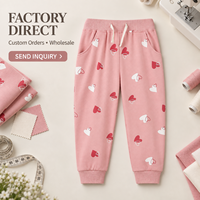 Celana Jogger Anak Perempuan Motif Hati Warna Dusty Pink dengan Ikat Pinggang Putih, Saku Samping, dan Manset untuk Pesanan Grosir dan Kustom Celana Anak Perempuan