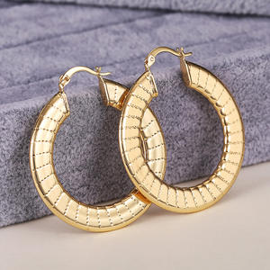 Orecchini a Cerchio Dorati Placcati in Oro 18K in Lega di Zinco, Gioielli di Moda per Donne, Grandi Orecchini Rotondi per Uso Quotidiano - Product Image 4